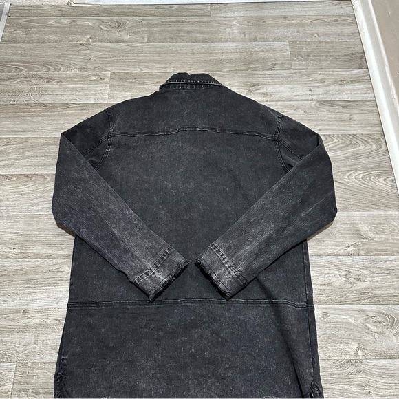 Umgee Acid Wash Snap Front Raw Hem Tunic Denim Jacket - Picture 7 of 7